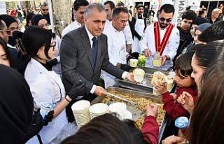 Başkan Çenet: "Osmaniye, edebiyatçılarıyla...