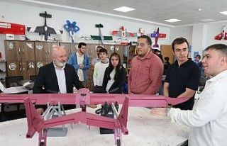 Başkan Çolakbayrakdar: "Gençlerimizin ürettiği...