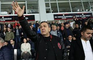 Başkan Dere: "Umutsuzluğa kapılmak ya da geri...