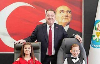 Başkan Dutlulu koltuğunu çocuklara emanet etti