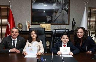 Başkan Şimşek 23 Nisan’ı çocuklarla beraber...