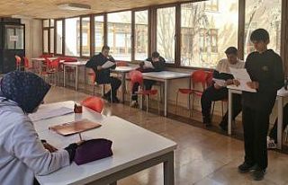 Bayburt Lisesinde hatiplik yarışması düzenlendi