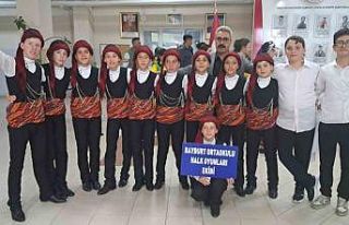Bayburt Ortaokulu halk oyunlarında Türkiye beşincisi...