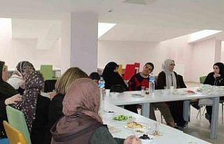 Bayburt’ta annelere otizmli çocukların ergenlik...