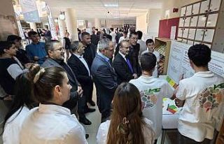 Bayburt’ta öğrenciler projelerini bilim fuarında...