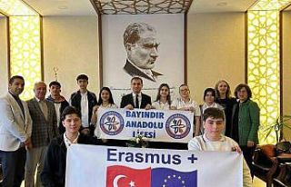 Bayındır Anadolu Lisesi öğrencilerinden Erasmus...