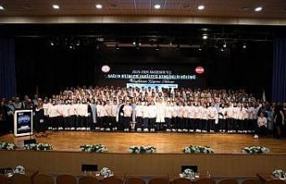 BEUN’da geleceğin hemşireleri üniformalarını...