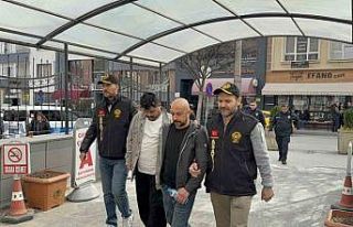 Bıçaklı kavgaya karışan 10 şüpheliden 5’i...