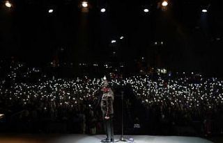 Bilecik Cumhuriyet Meydanı’nda Ekin Uzunlar konseri