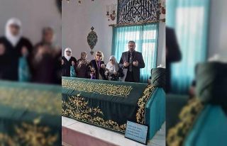 Bilecik’te huzurevi sakinlerinden türbe ziyareti