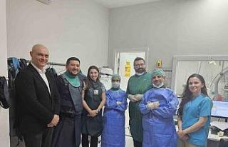 Bilecik’te ilk defa yeni nesil kalp pili uygulaması...