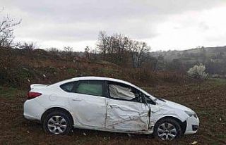 Bilecik’te kontrolden çıkan otomobil tarlaya uçtu,...