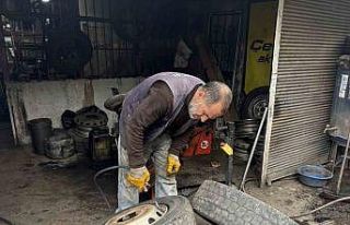 Bingöl’de havalar ısınmadı lastik değişimi...