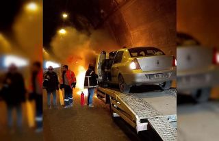 Bolu Dağı Tüneli’nde oto kurtarıcı alevlere...