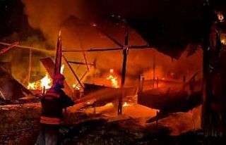 Bolu’da samanlığa yıldırım düştü: Samanlık...