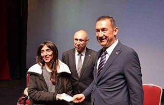 Bor’da ‘İyileştiren Kütüphane’ temasıyla...