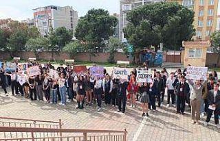 Burhaniye’ de çalıştay öğrencileri akademisyenlerle...