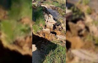 Bursa’da meydana gelen heyelan yolu parçalara ayırdı