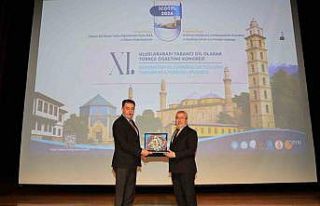 BUÜ’de Türkçenin geleceği konuşuldu