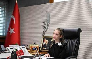Büyükşehir’de başkanlık koltuğuna minik Zeynep...