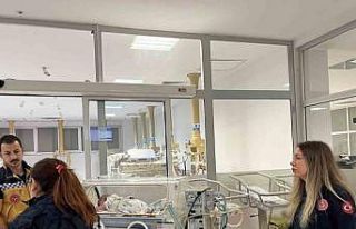 Çanakkale’de 54 günlük bebek uçak ambulansla...