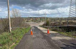 Çanakkale’de Kocabaş Çayı taştı: Köy yolu...