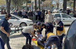 Çanakkale’de motosiklet yayaya çarptı; 2 kişi...