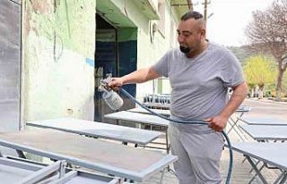 Cemiyetlerin vazgeçilmezi demir masalar sezona hazırlanıyor