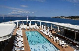 Çeşme’de kruvaziyer turizmi artıyor