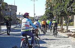 Çeşme’de pedallar, Aydın Apaydın anısına döndü