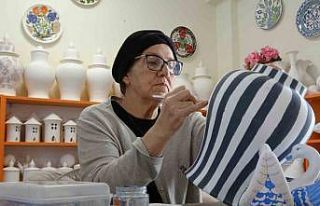 Çini, kadınların ellerinde hayat buluyor