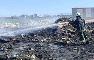 Çöp ve hurdalar yine alev aldı vatandaşlar duruma...