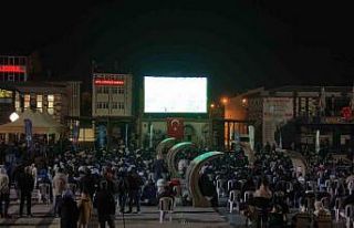 Çorum’da milli maç coşkusu kent meydanında yaşandı