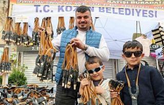 Çukurova’nın simgesi sapan festivale damga vurdu