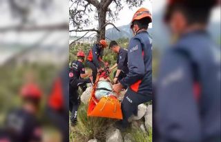 Dağa tırmandığı sırada düşerek yaralanan kişiyi...