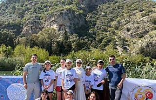 Dalyan’da masa tenisi doğayla buluştu