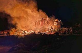 Demirci’de korkutan ev yangını