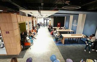 Denizli’de çocuklar "Telefonu Bırak, Kitaba...