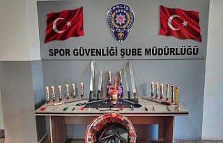 Deplasman otobüsünden adeta cephanelik çıktı