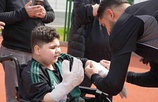 DMD hastası Eray’ın Kocaelispor antrenmanı heyecanı