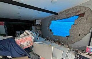 Dükkanı yıkılan esnafa ’brandalı’ çözüm