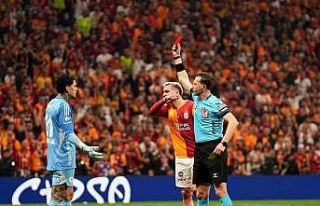 Ederson, derbide kırmızı kart gördü