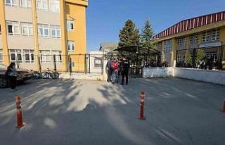Edirne’de lisede turnikeli güvenlik sistemi