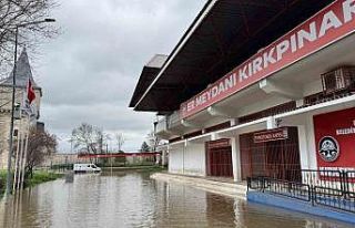 Edirne’de nehir taşkını: Sular Er Meydanına...
