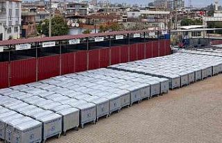 Efeler’de çöp konteynerleri yenileniyor