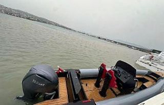 Ege Denizi’nde göçmen kaçakçılarına Sahil...