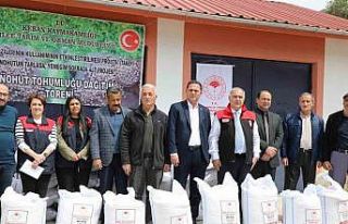 Elazığ’da 150 üreticiye 24 ton nohut tohumu dağıtıldı