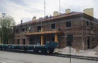 Elazığ’da 79 yıllık tarihi tren istasyonu yenileniyor