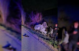 Elazığ’da otomobil takla attı: 2 yaralı
