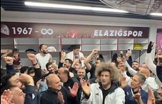 Elazığspor’dan davul klarnet eşliğinde kutlama